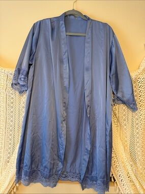 Silky Blue Lace-Trim Women’s Robe